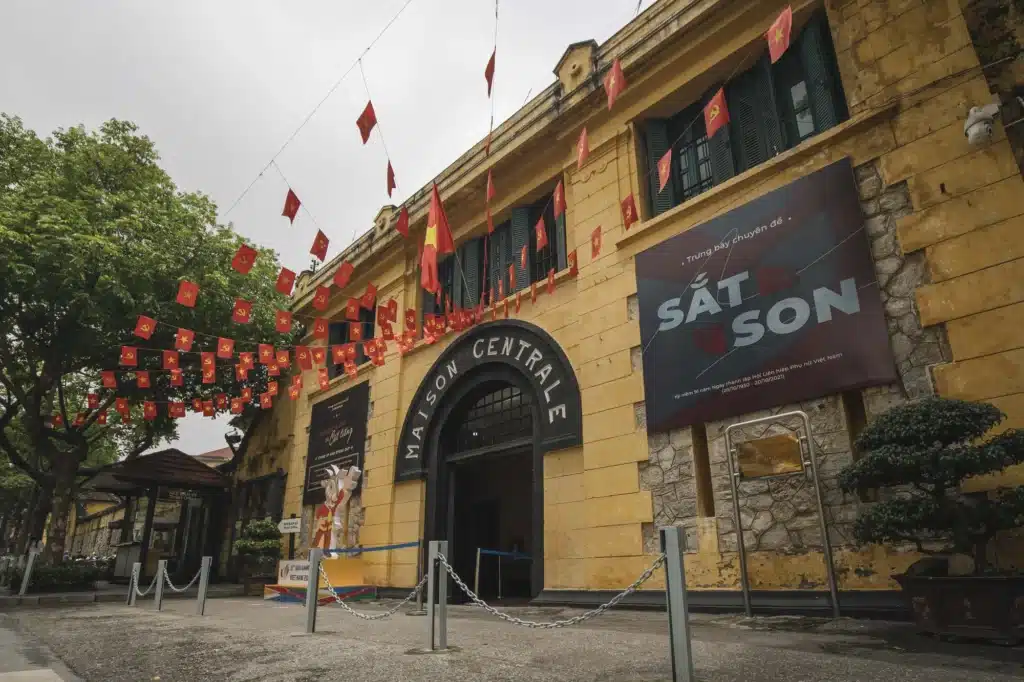 Hoa Lo prison