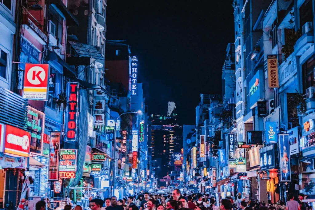 Drinking and partying in Bùi Viện pedestrian zone